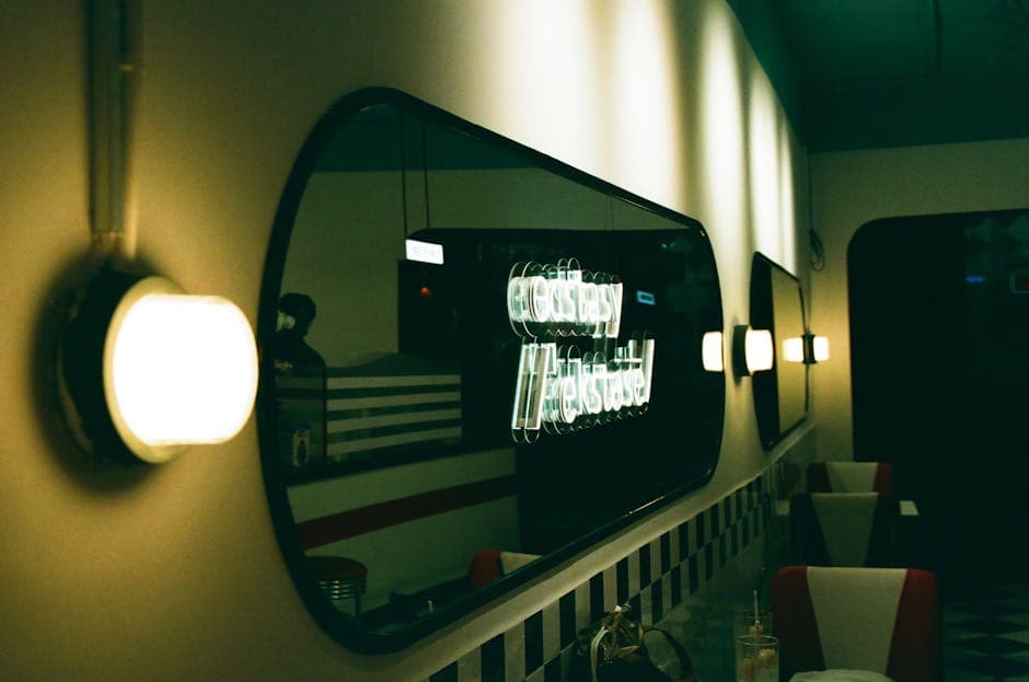 Neon Deco Noir aesthetic idea with velvet (5)