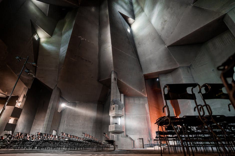 Brutalist Organic moodboard image showing curved walls