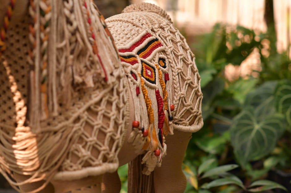 Boho Noir aesthetic example featuring macrame (11)