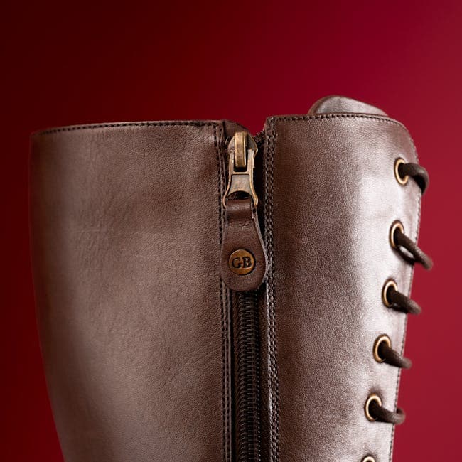 Equine Chic aesthetic example featuring wood grain