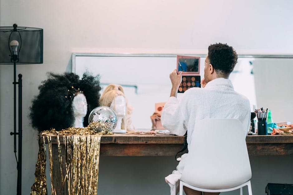 Grandmillennial Disco aesthetic idea with velvet (5)