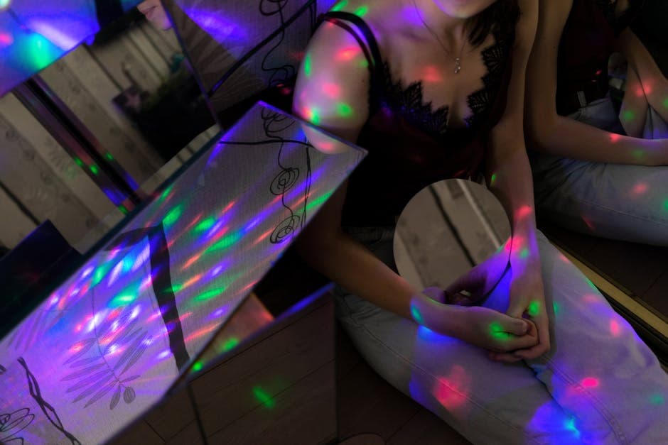 Grandmillennial Disco moodboard image showing sequin (10)