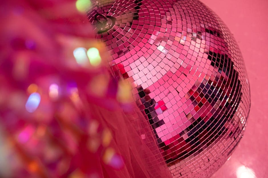 Grandmillennial Disco aesthetic example featuring chintz (11)
