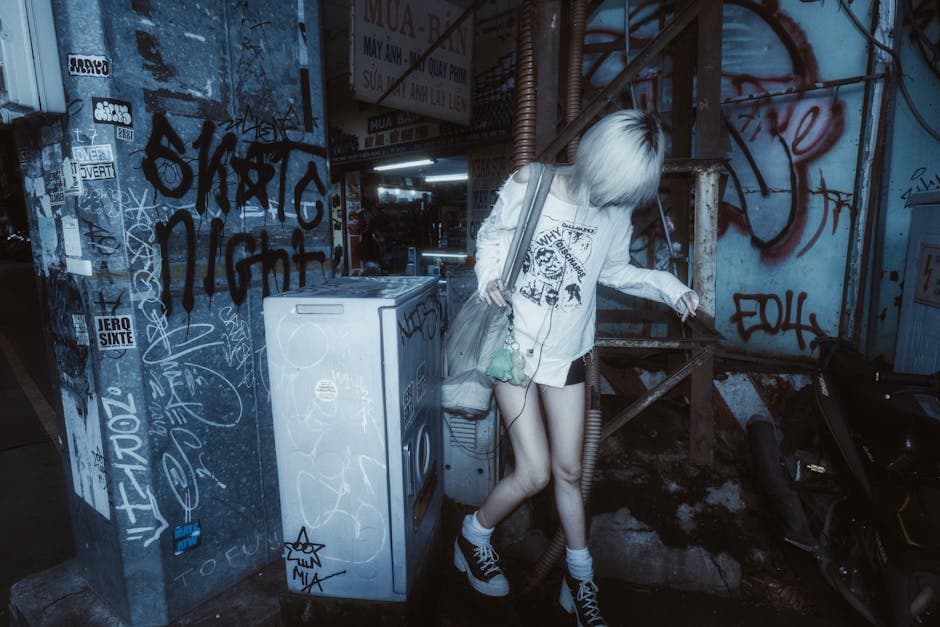 Neo-Grunge visual inspiration with knitwear