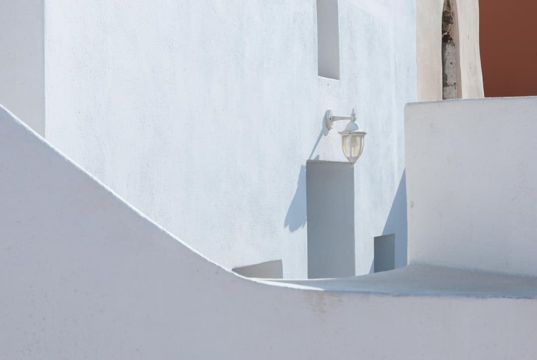 Sun-Drenched Mediterranean Minimalism aesthetic idea with linen (5)